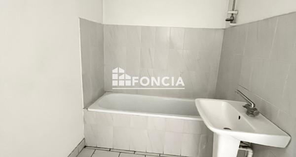 Location Appartement 5 pièces 99 m² - Saint-étienne 42000