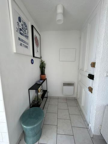 2 pièces VIDE RIQUIER/SCALIERO rénové avec terrasse filante en dernier étage.