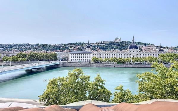 Appartement à vendre    2 pièces • 25,73 m2 Lyon 3