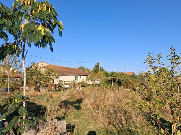 Jolie maison en pierre de plain-pied dans un hameau au calme