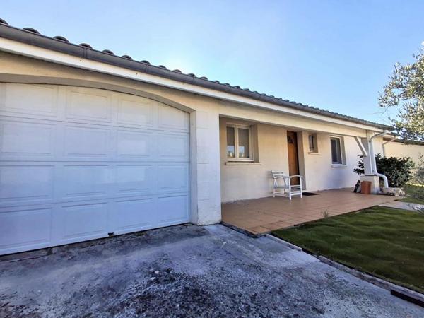 Maison contemporaine rénovée, prête à vivre, avec piscine, garage et panneaux solaires