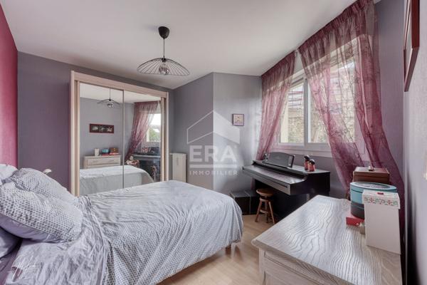 Exclusivité ERA - Appartement traversant lumineux avec balcon, box et cave à deux pas du centre et de Brancas