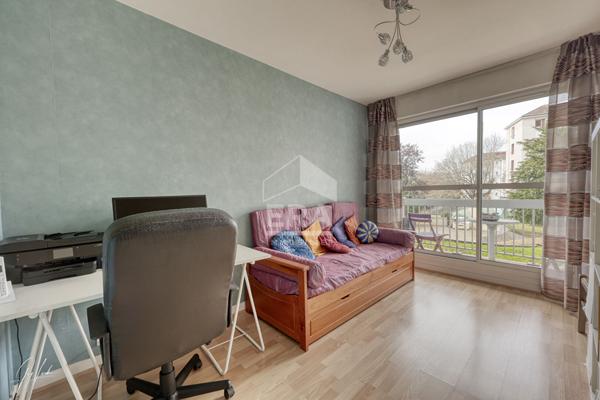 Exclusivité ERA - Appartement traversant lumineux avec balcon, box et cave à deux pas du centre et de Brancas