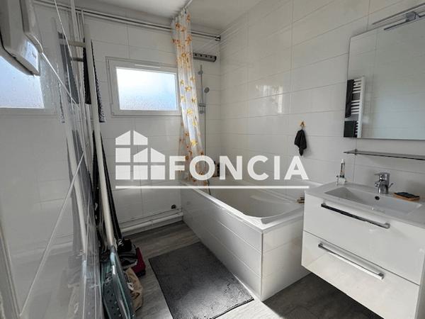 Location Appartement 4 pièces 118.3 m² - 5 RUE RABELAIS Eybens 38320
