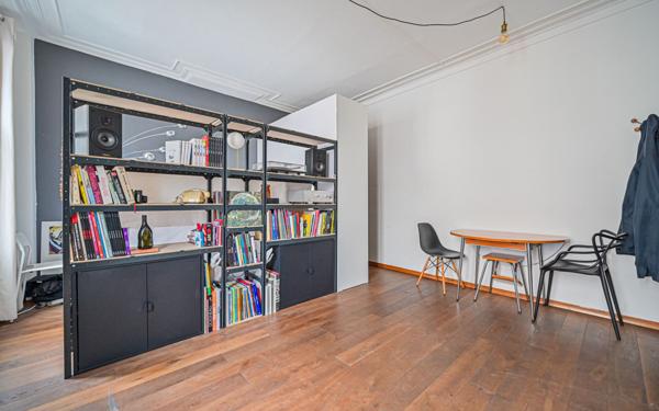 Appartement à vendre    2 pièces • 53 m2 Paris 18