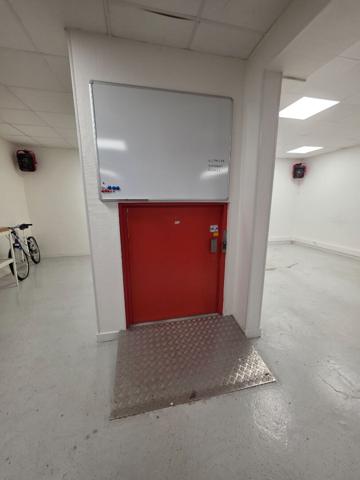 Local d'activité Tours 700 m2