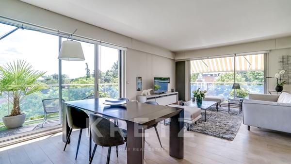 Appartement d'angle avec triple exposition