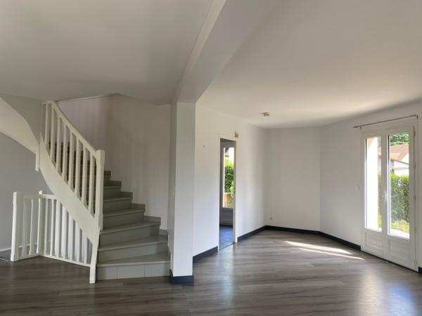 Villennes-sur-Seine (78670) Maison 7 pièces et grand jardin