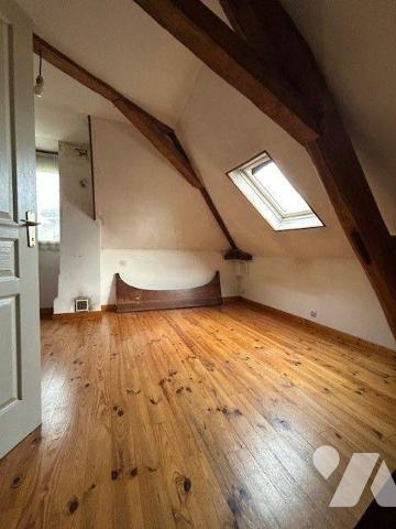 MAISON A VENDRE BAUGE EN ANJOU
Commerces, services, écoles...
Maison ancienne située centre d...