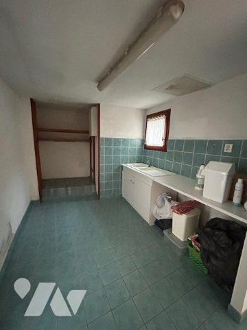 MAISON A VENDRE BAUGE EN ANJOU
Commerces, services, écoles...
Maison ancienne située centre d...