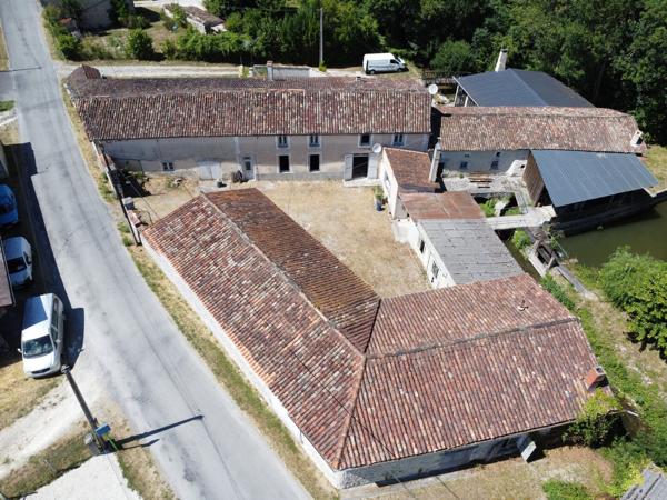 Maison avec dépendances à Cierzac