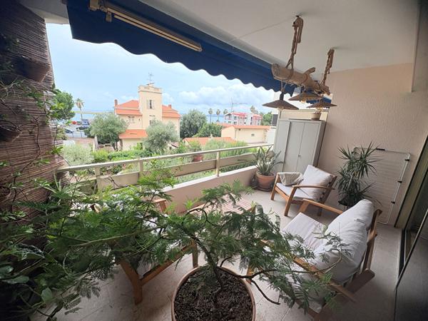 Grand 2 pièces en bord de mer  Cros de Cagnes