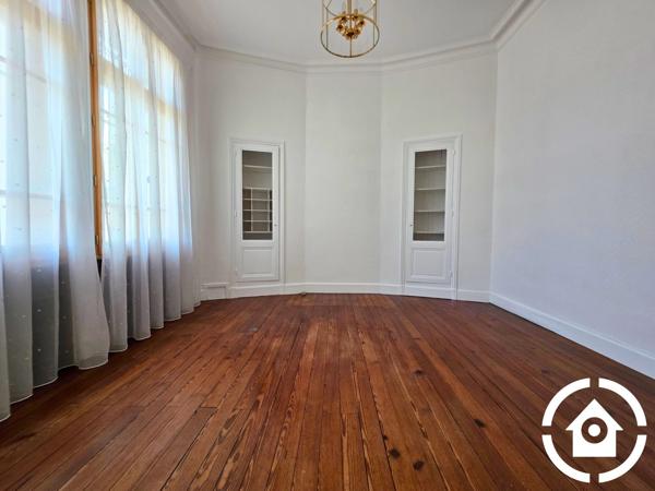 Maison de Caractère avec Vue Panoramique - avec jardin et garage