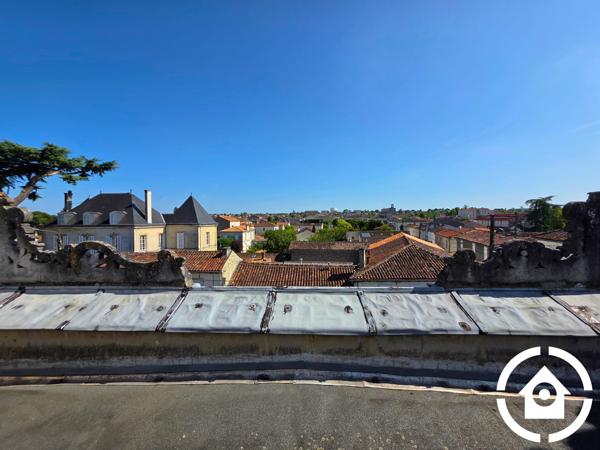 Maison de Caractère avec Vue Panoramique - avec jardin et garage