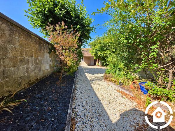 Maison de Caractère avec Vue Panoramique - avec jardin et garage
