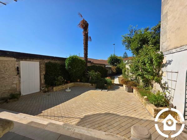 Maison de Caractère avec Vue Panoramique - avec jardin et garage