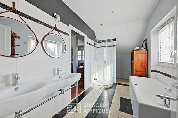 Maison de caractère en pierre avec jardin confidentiel au coeur de Fontainebleau