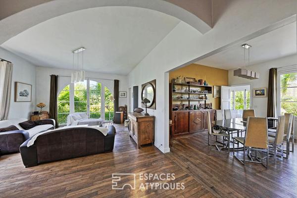 Maison de caractère en pierre avec jardin confidentiel au coeur de Fontainebleau