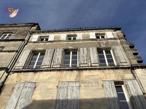T3 de 62 m² au coeur du centre historique de COGNAC Situé ...