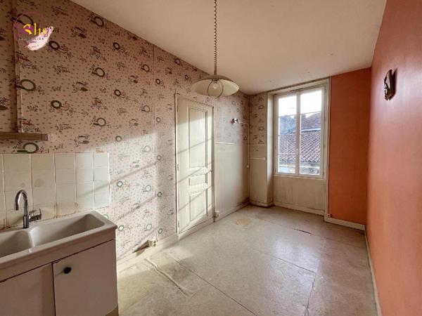 T3 de 62 m² au coeur du centre historique de COGNAC Situé ...
