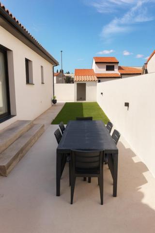 Jolie maison récente à vendre sur Rivesaltes avec piscine et terrasse sur un terrain de 289 m2