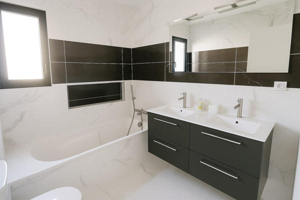 Jolie maison récente à vendre sur Rivesaltes avec piscine et terrasse sur un terrain de 289 m2