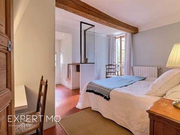 Rians (83560) Maison de village rénovée avec vue et terrasses