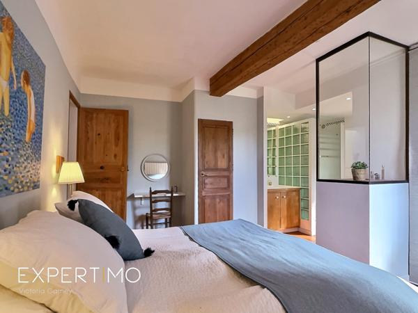 Rians (83560) Maison de village rénovée avec vue et terrasses