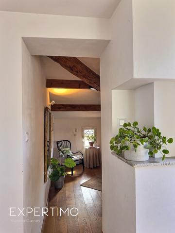 Rians (83560) Maison de village rénovée avec vue et terrasses