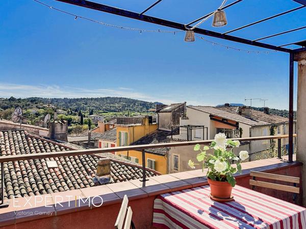 Rians (83560) Maison de village rénovée avec vue et terrasses