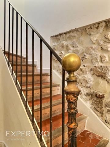 Rians (83560) Maison de village rénovée avec vue et terrasses