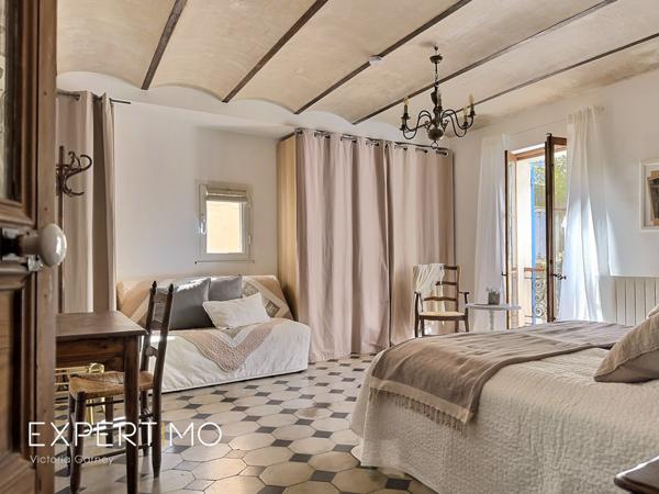 Rians (83560) Maison de village rénovée avec vue et terrasses