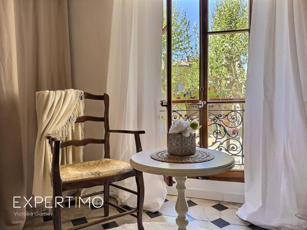 Rians (83560) Maison de village rénovée avec vue et terrasses