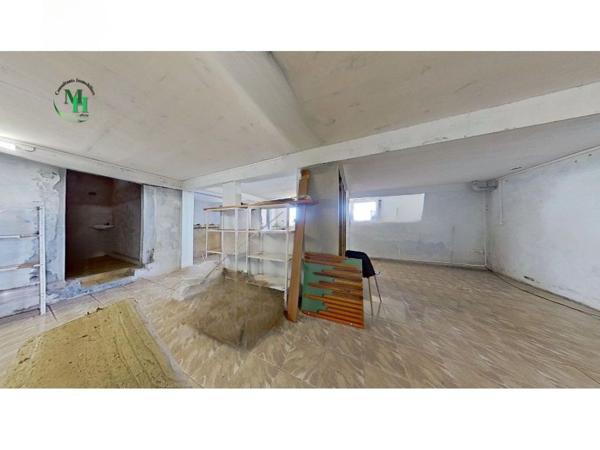 Local Commercial 1 pièce - 132 m²