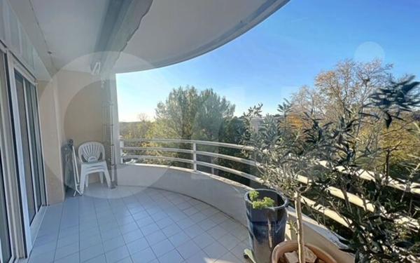 Appartement à louer    2 pièces •  Marseille 8