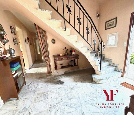 Châteauneuf-du-Faou (29520) BELLE MAISON A CHATEAUNEUF-DU-FAOU, 8 PIÈCES, 5 CHAMBRES, VUE DÉGAGÉE, AU CALME