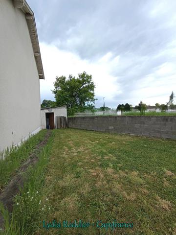 Maison 68 m2 – 1 chambre – terrain 600 m2– garage – dépendances à PUY GUILLAUME (63)