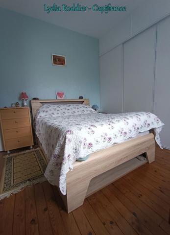 Maison 68 m2 – 1 chambre – terrain 600 m2– garage – dépendances à PUY GUILLAUME (63)