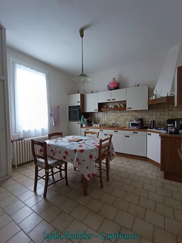 Maison 68 m2 – 1 chambre – terrain 600 m2– garage – dépendances à PUY GUILLAUME (63)