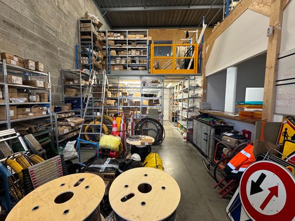 A LOUER : Très beau local d'activité 400 m2, comme neuf - SAINT-HERBLAIN : DIVISIBLE en 2