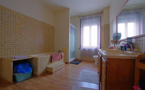 Maison à vendre    6 pièces •  Roye