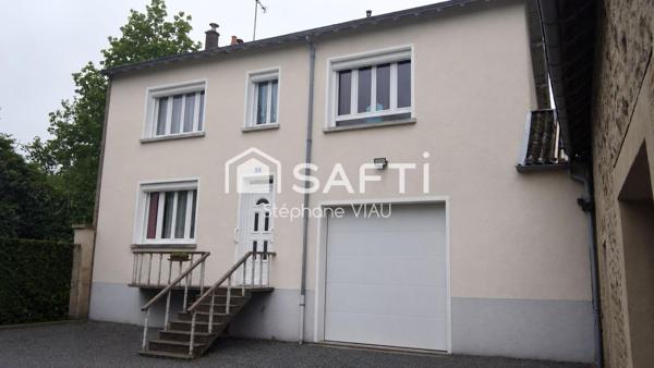 Ensemble de 2 Maisons de bourg de 165 M2 et 75 M2  ; 4 chambres, piscine, cave et dépendances