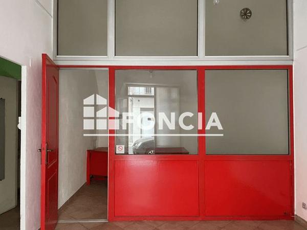Location Local commercial 3 pièces 27.5 m² - 46 RUE JULES FERRY Brignoles 83170