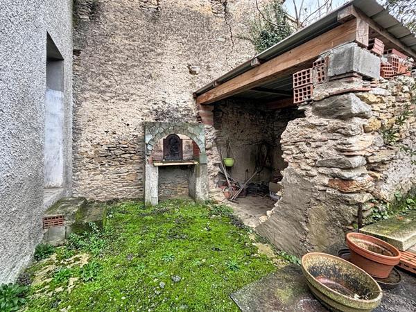 Maison de ville avec jardin, studio indépendant et grand garage