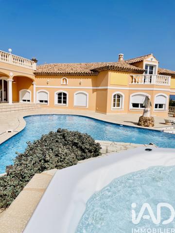 Maison à vendre 20 pièces 630 m² Roquebrune-sur-Argens