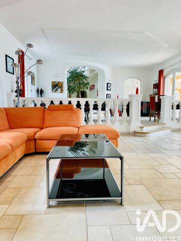 Maison à vendre 20 pièces 630 m² Roquebrune-sur-Argens
