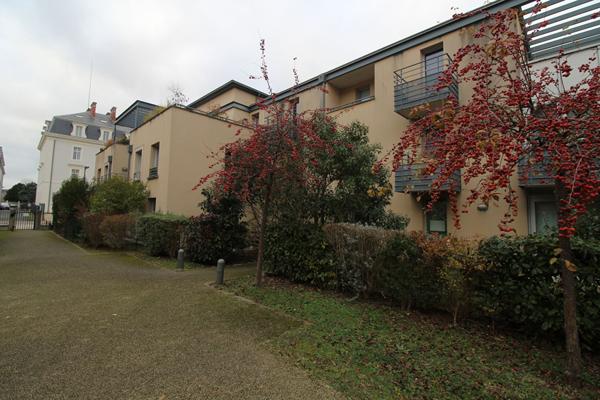 BLOIS QUARTIER ADMINISTRATIF BASILIQUE