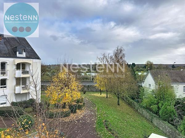 Appartement en duplex 2 boxes en sous sol au bord de la Loire .