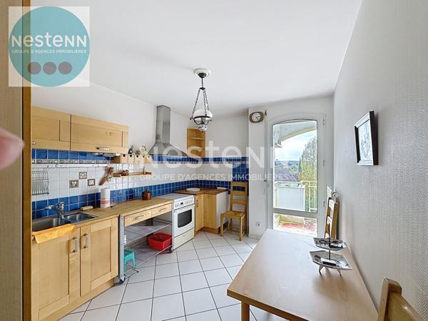 Appartement en duplex 2 boxes en sous sol au bord de la Loire .