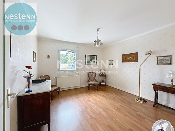 Appartement en duplex 2 boxes en sous sol au bord de la Loire .